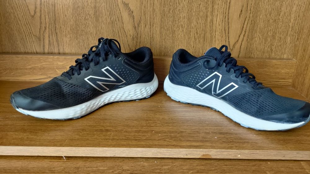 Кроссовки New Balance  42.5