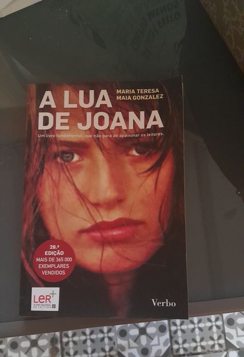 Vendo livro a Lua de Joana