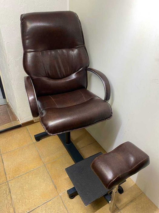 Педикюрне крісло, крісло для педикюру, подологічне крісло