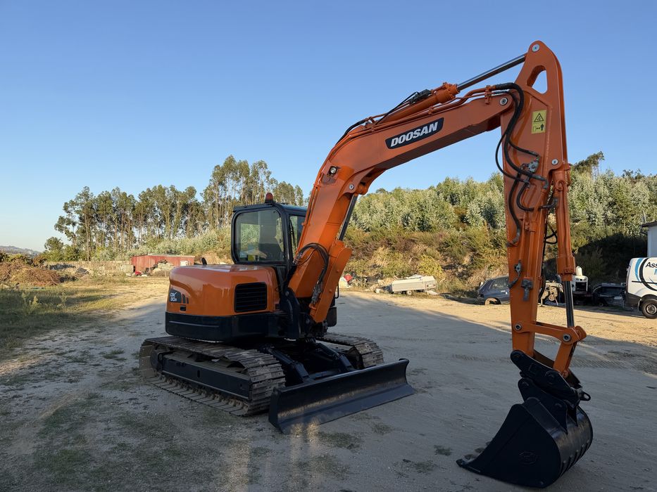Giratoria Doosan DX80 R