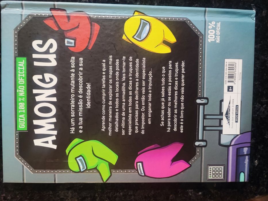 Livro Among Us .