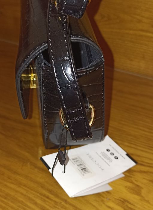 Torebka mała damska listonoszka ala krokodyl czarna Puccini