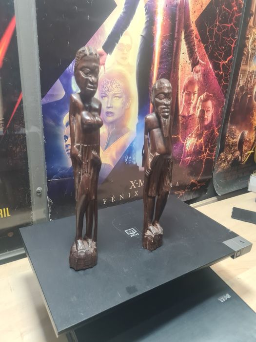 Estatuas de madeira africana