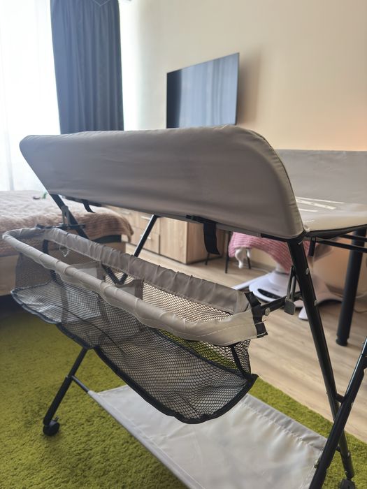 Продам пеленальний столик