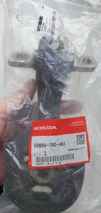 Опора двигуна задня (нижня) 50890TR0A81 на Honda Civic