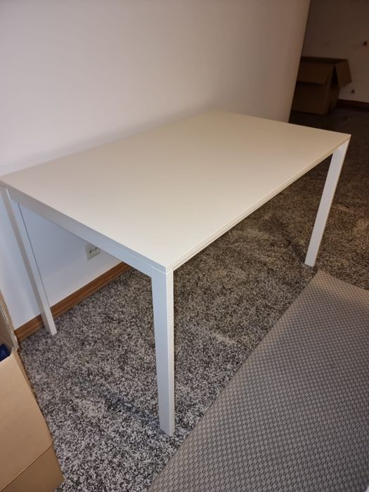 Mesa de Cozinha e 4 cadeiras com almofadas