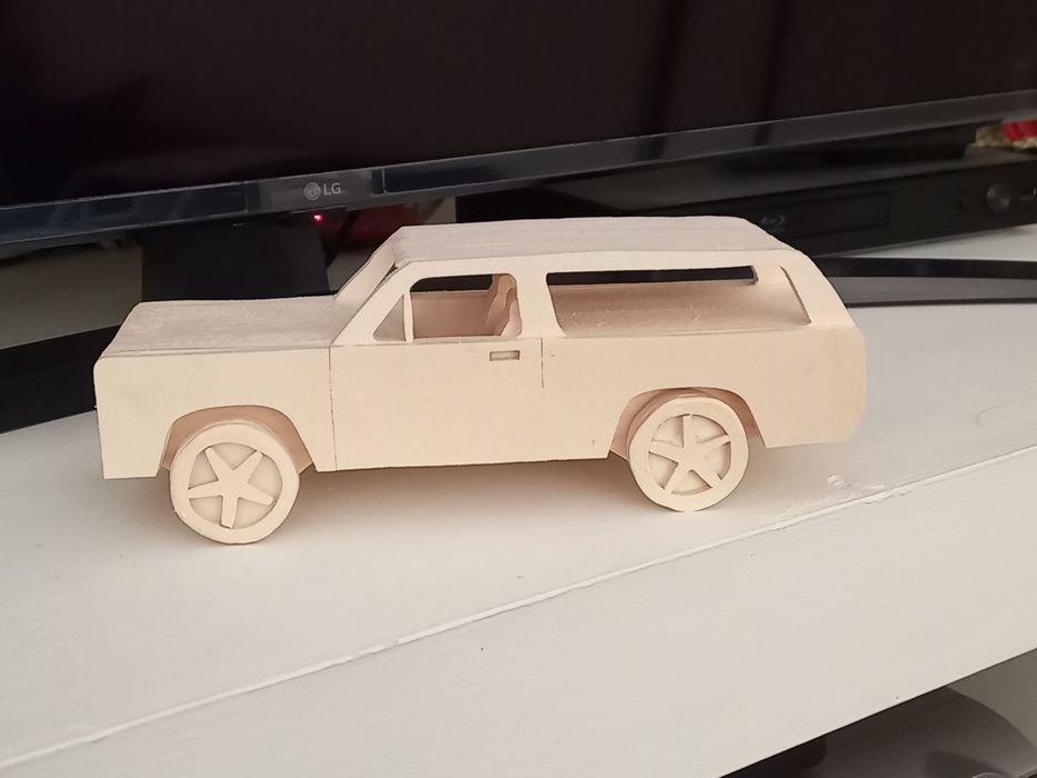 Carrinho de brincar - Artesanato Premium - Dodge Ramcharger