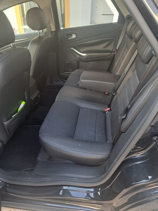 Ford Mondeo — fotografia 12