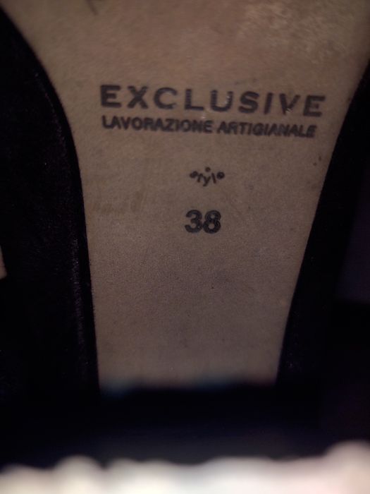 Натуральні замшеві чоботи