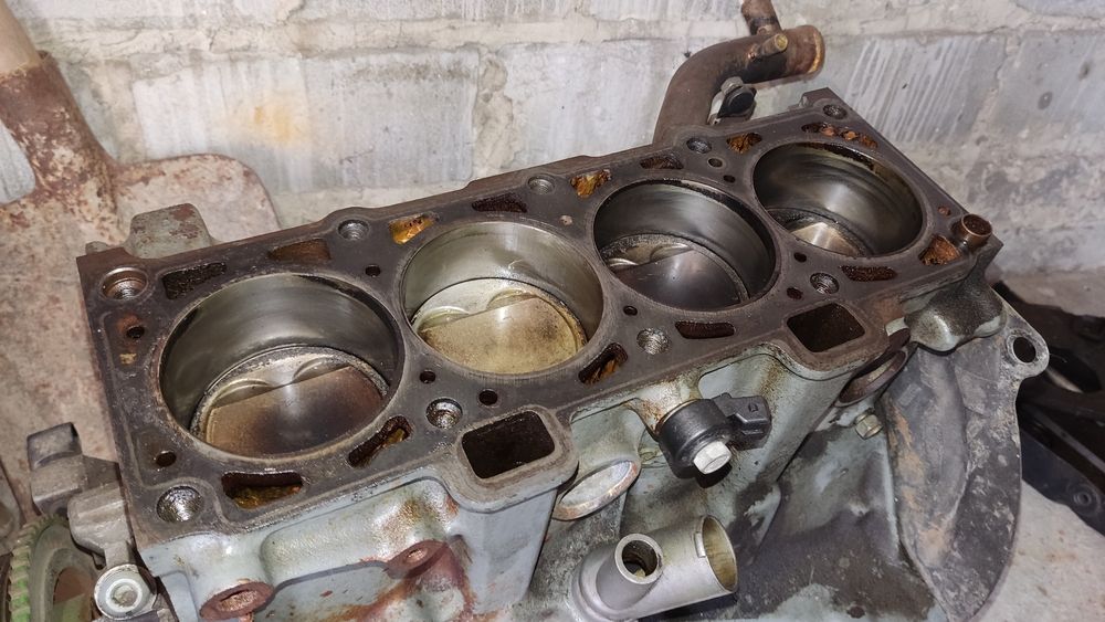 Продам двигатель без ГБЦ в рабочем и отличном состоянии 
От ВАЗ 2112