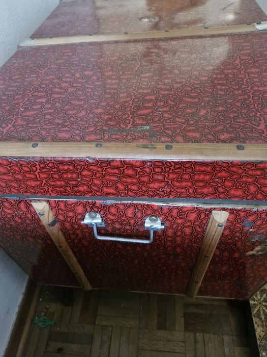 Arca vintage com metal