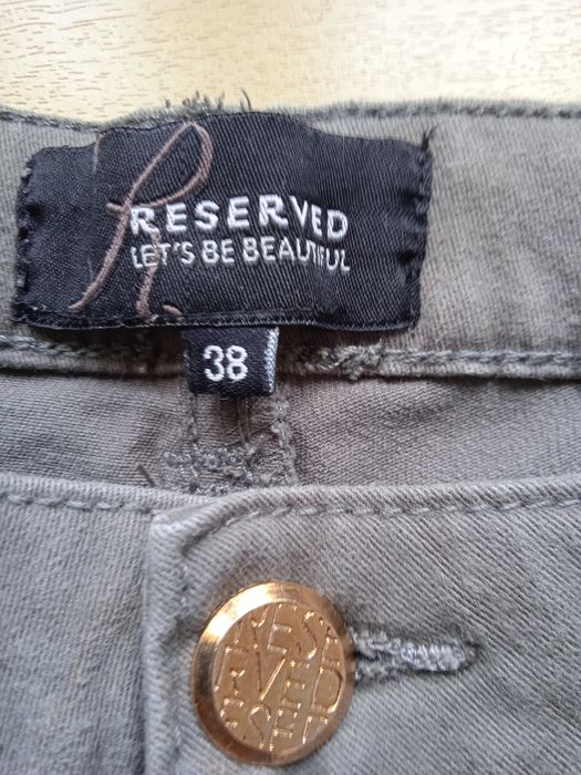 Spodenki Reserved rozmiar 38