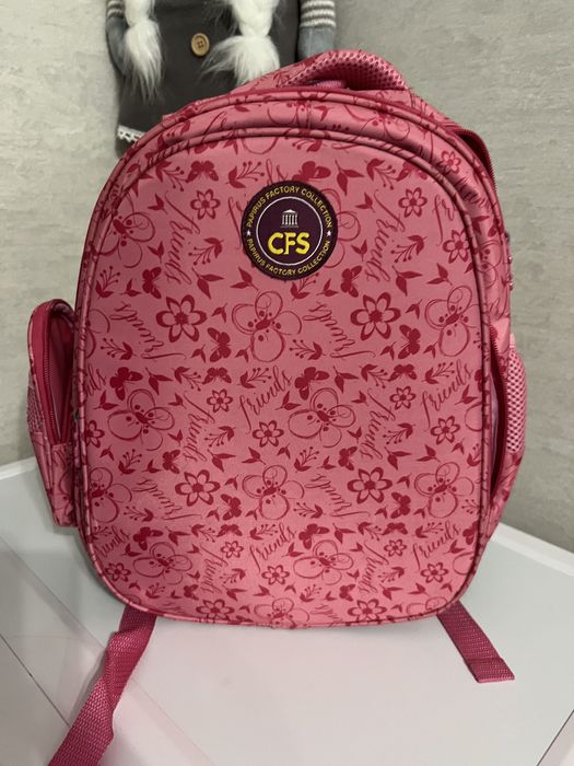 Шкільний рюкзак в идеальном состоянии