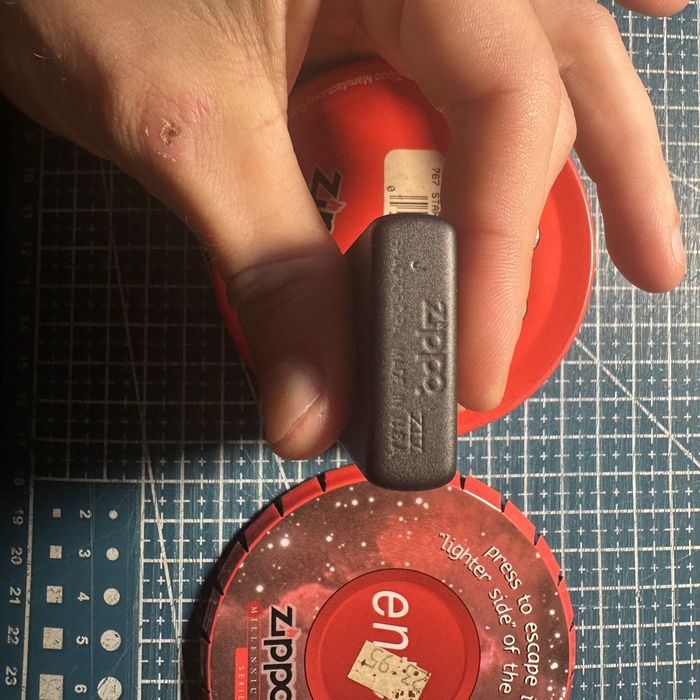 Isqueiro zippo millenium