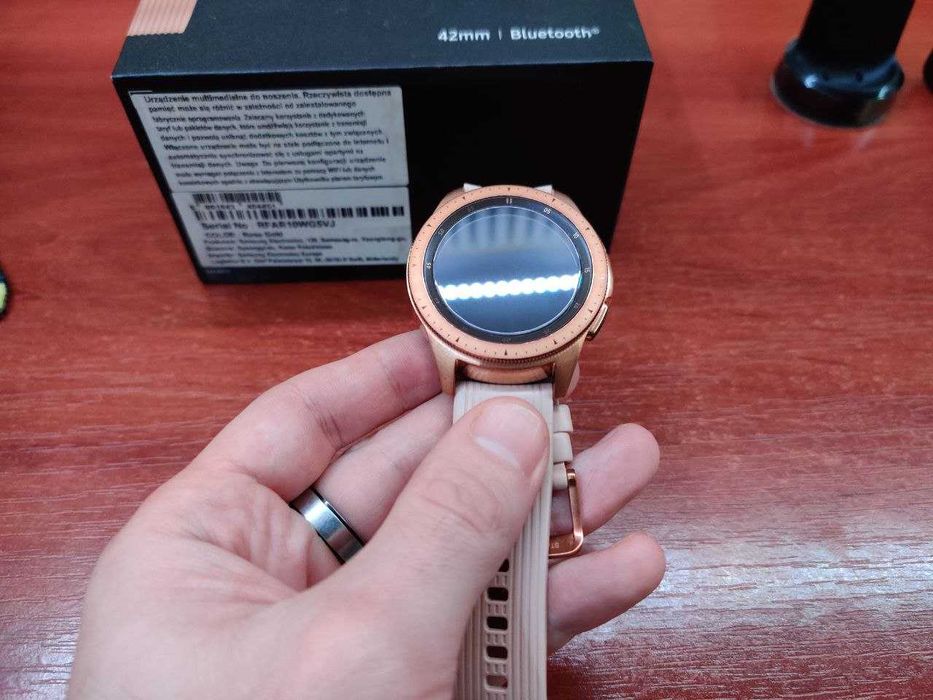 Смарт-годинник Samsung Galaxy Watch 42mm rose gold