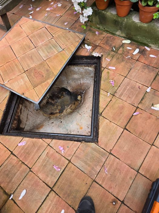 Desentupimento de esgoto 24 horas