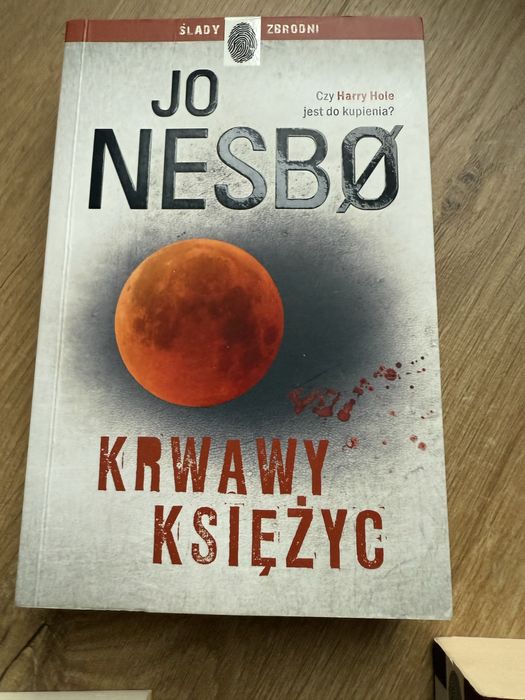 Książki Jo Nesbo tytuły na zdjeciach