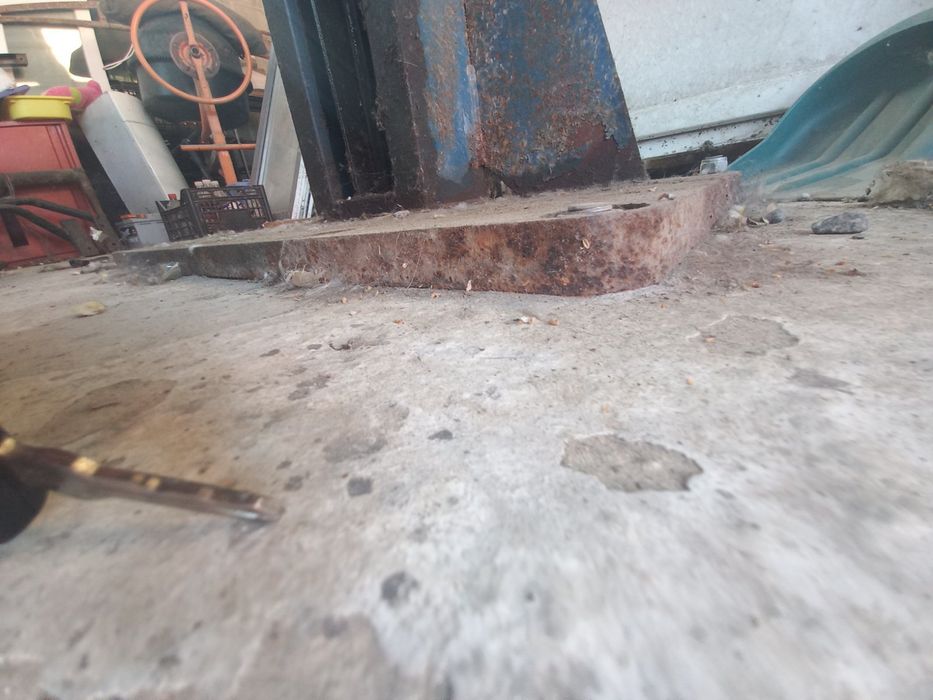 Підйомник автомобільний