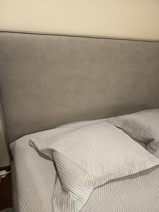 Cama de casal estofada