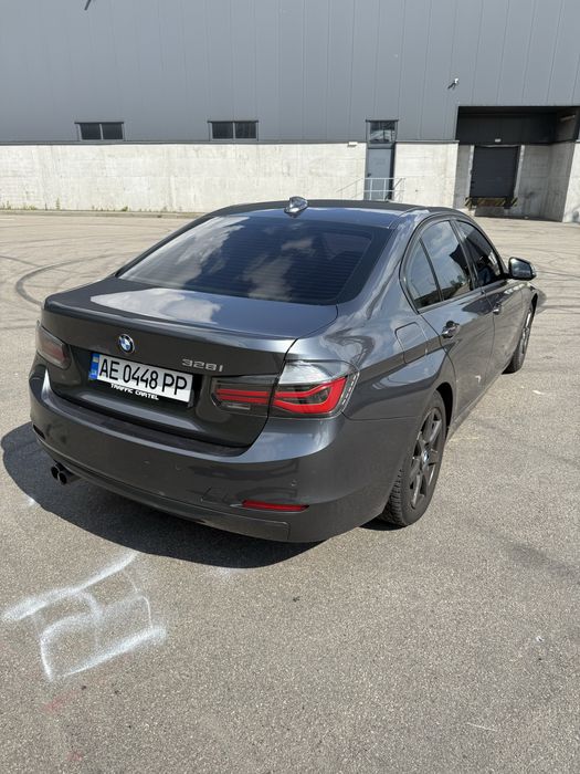 Продам BMW F30 328i В гарному стані