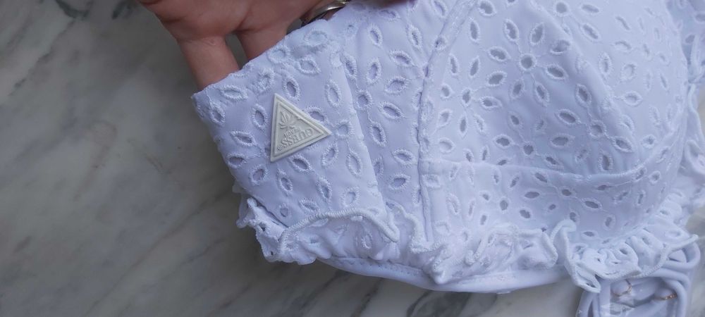 NOWY top koronkowy stanik GUESS ażurowy biały 36 c a073 bikini