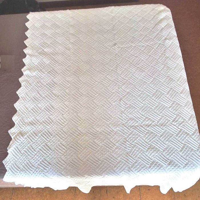 Colcha Antiga em Croché Feita à Mão – 190 x 150 cm