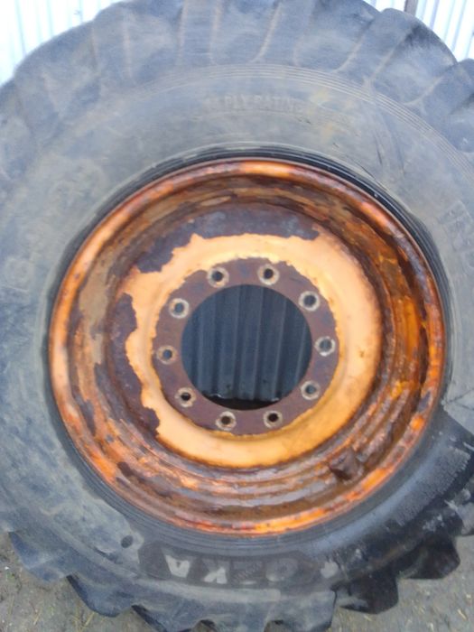 Opony do koparko-ładowarki