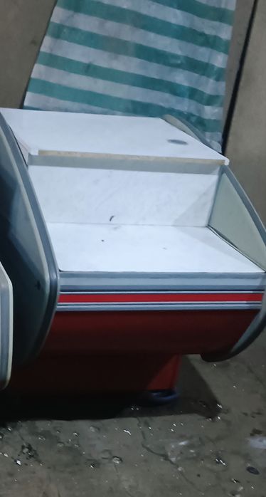 Прилавок торговий.Касове місце.Для вітрин холодильних.