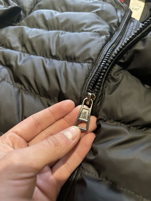 Мікропуховик moncler
