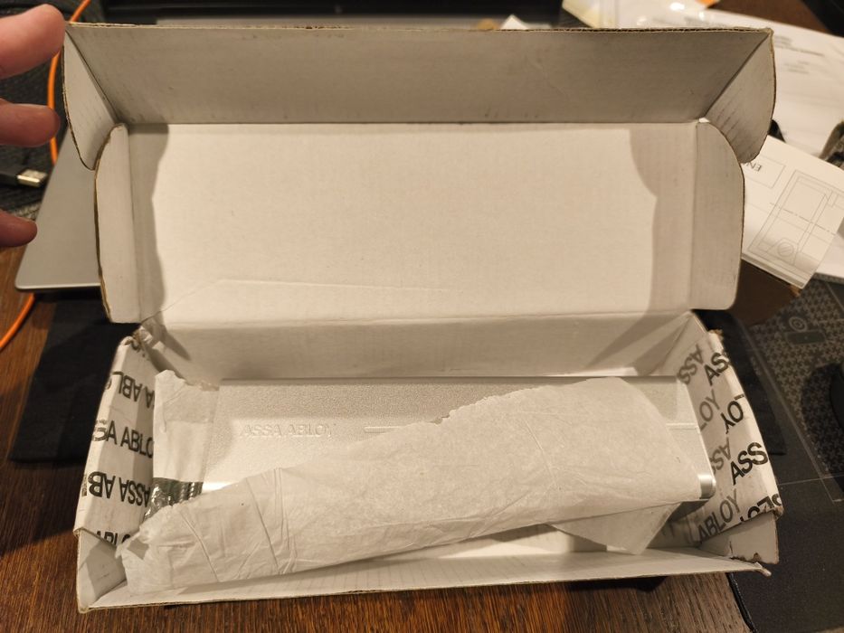 Samozamykacz Assa Abloy DC140 + ramię stop L141