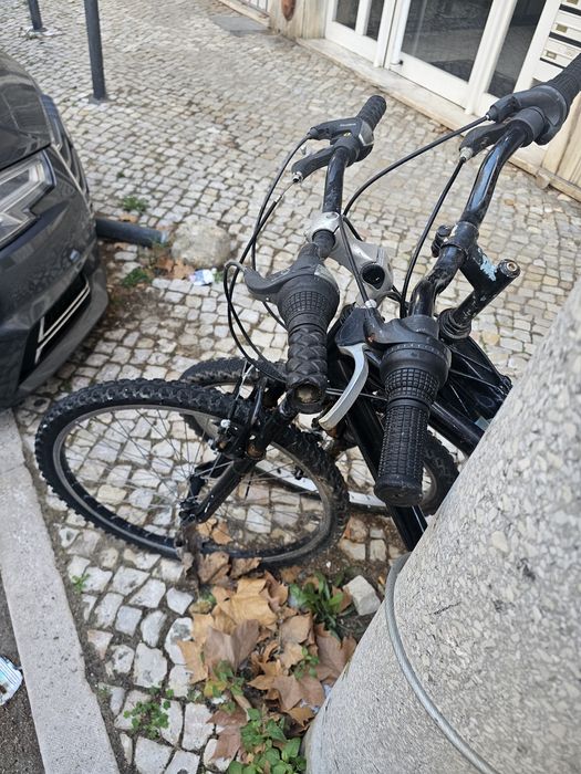 Duas Bicicletas Usadas em Bom estado