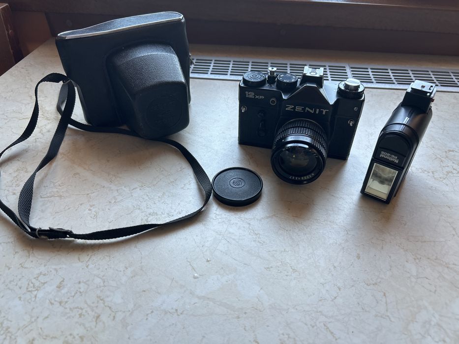 aparat Zenit plus lampa błyskowa