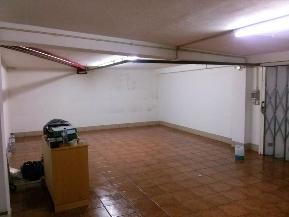 Garagem 65m² São Romão