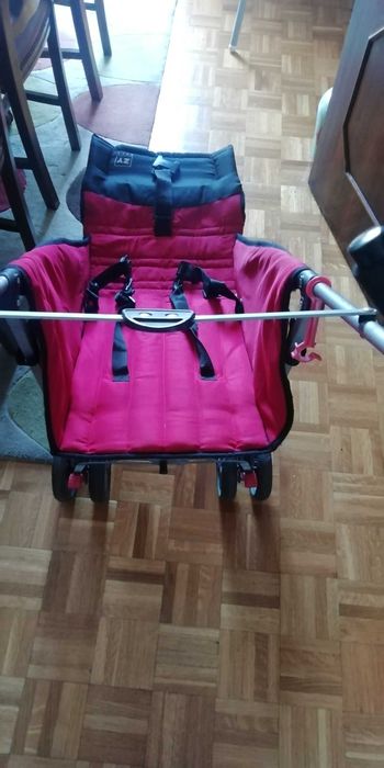 Carrinho de passeio da marca zippy