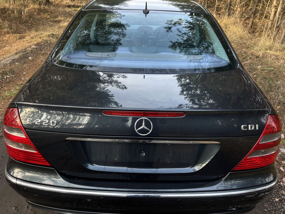 Кришка багажника седан ляда w211 mercedes колір 189