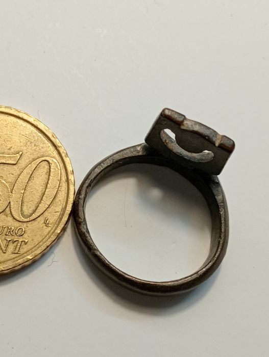 Anel Romano em Bronze