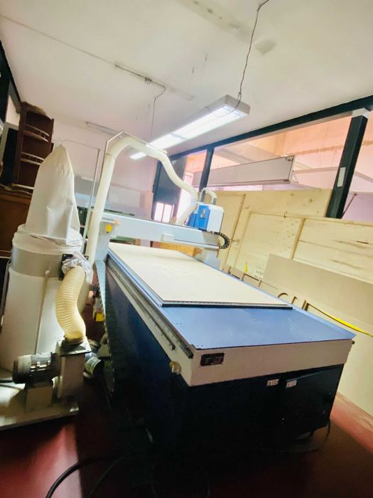 Fresadora CNC Router 2500x1300mm
