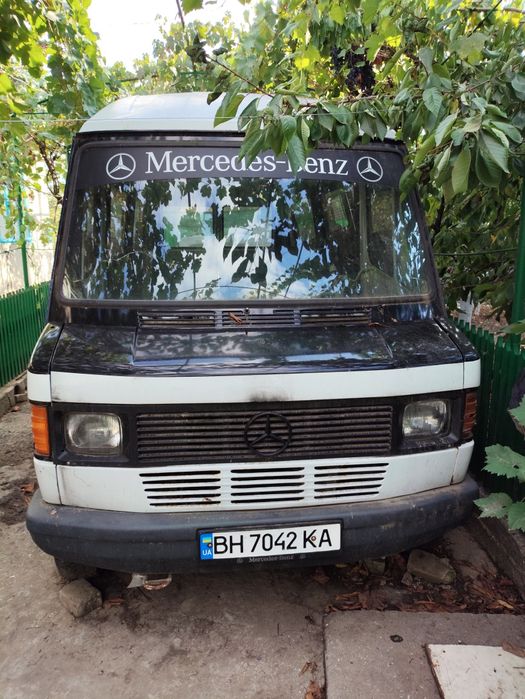 Продам два автобуса  MERCEDES -BENZ 208D и 310