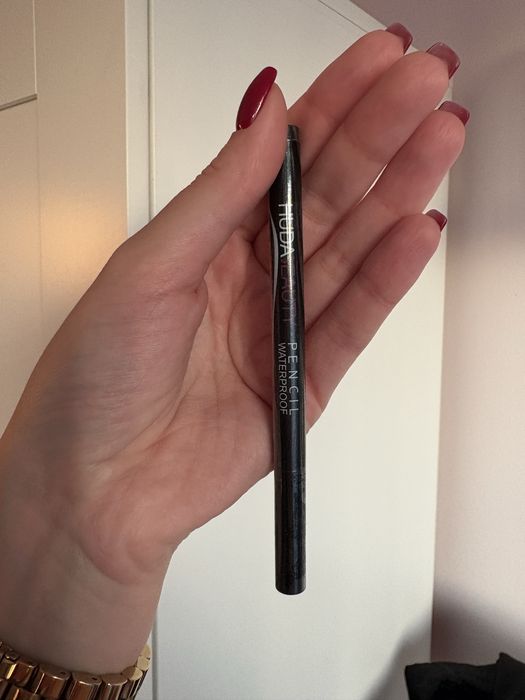 Eyeliner huda beauty