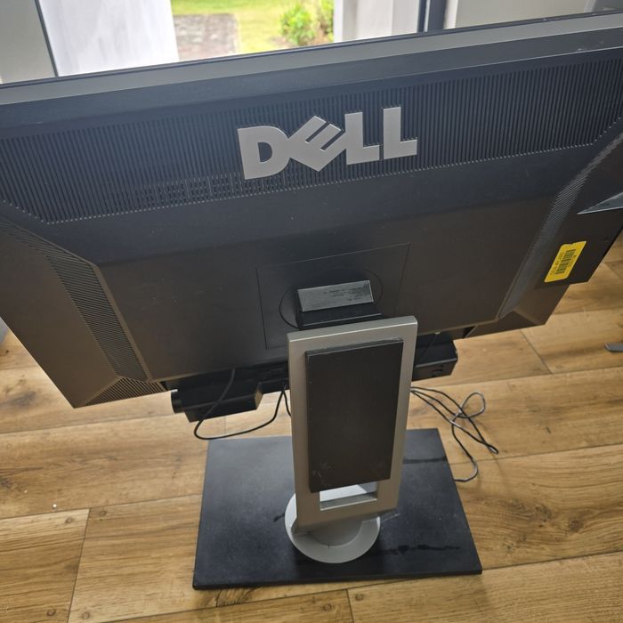 Monitor Dell 24 cal