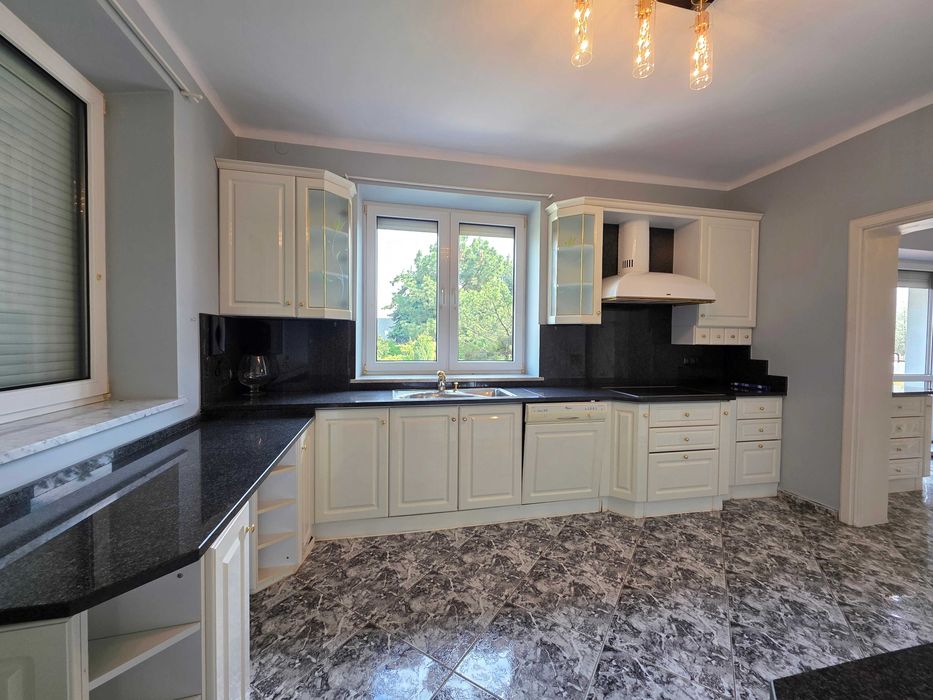 Dom wolnostojący z basenem/Mogilany/ Piękny widok/wysoki standard250m2