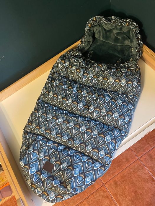 Cobre pés / footmuff impermeável e quente para carrinho de bebé