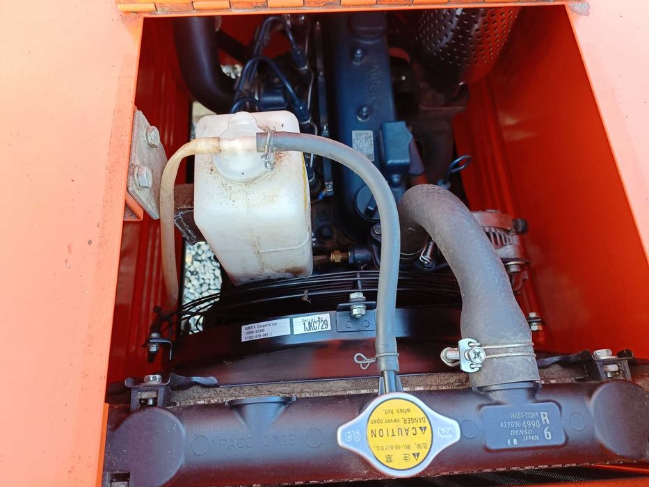 Mobilny rębak spalinowy TIMBERFWOLF TW230DHB diesel Kubota przyczepka