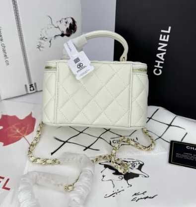 Сумка женская Chanel біла шкіряна косметичка Шанель сумочка шанель