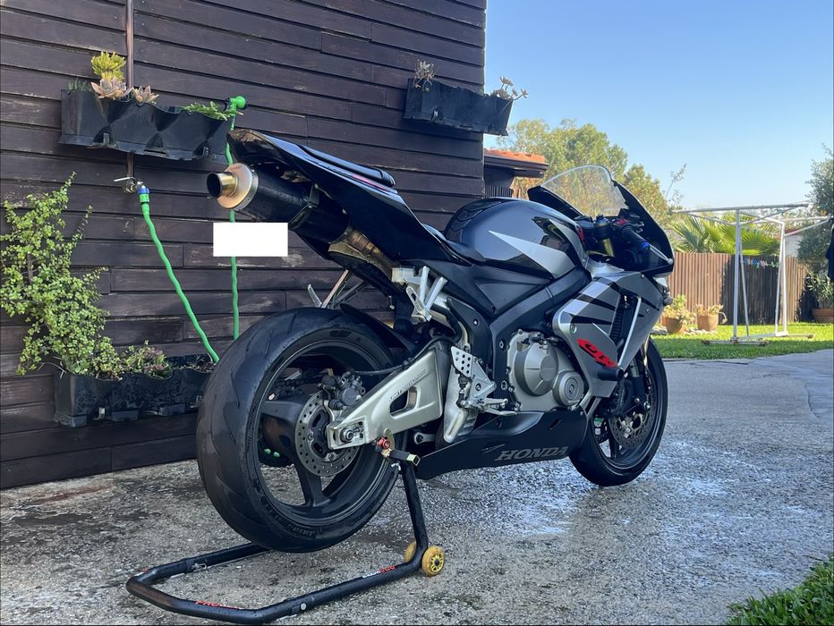 Honda CBR 600RR  |  2005  |  35.900 kms