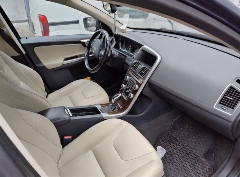 Volvo XC60 D4 2014 | Bogate wyposażenie | Pokolizyjne, jeżdżące