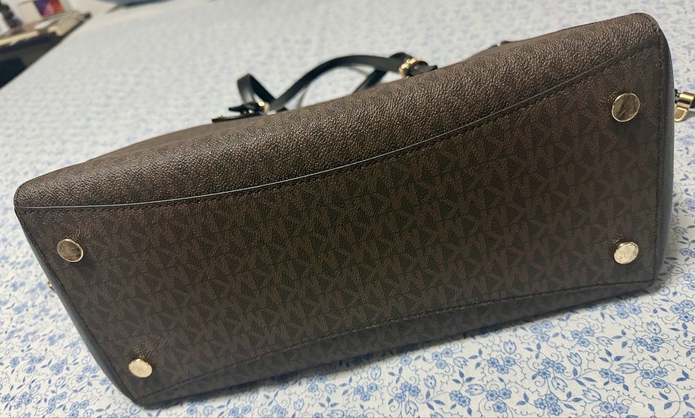 Mala Michael Kors