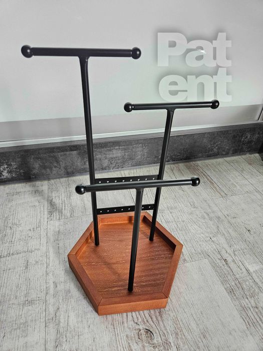 Szkatułka ekspozytor stojak na biżuterię pojemny z haczykami i loft