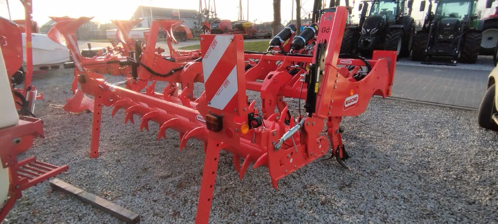 Pług dłutowy Maschio Gaspardo Attila 300/7 - GŁĘBOSZ