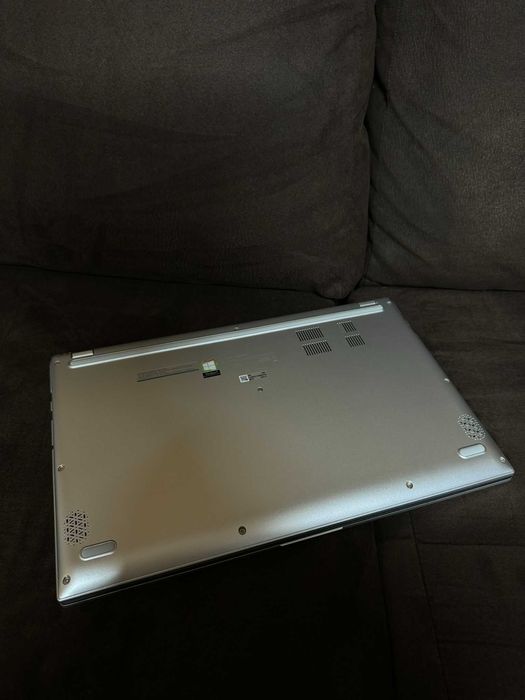 Vendo Asus VivoBook Como Novo.